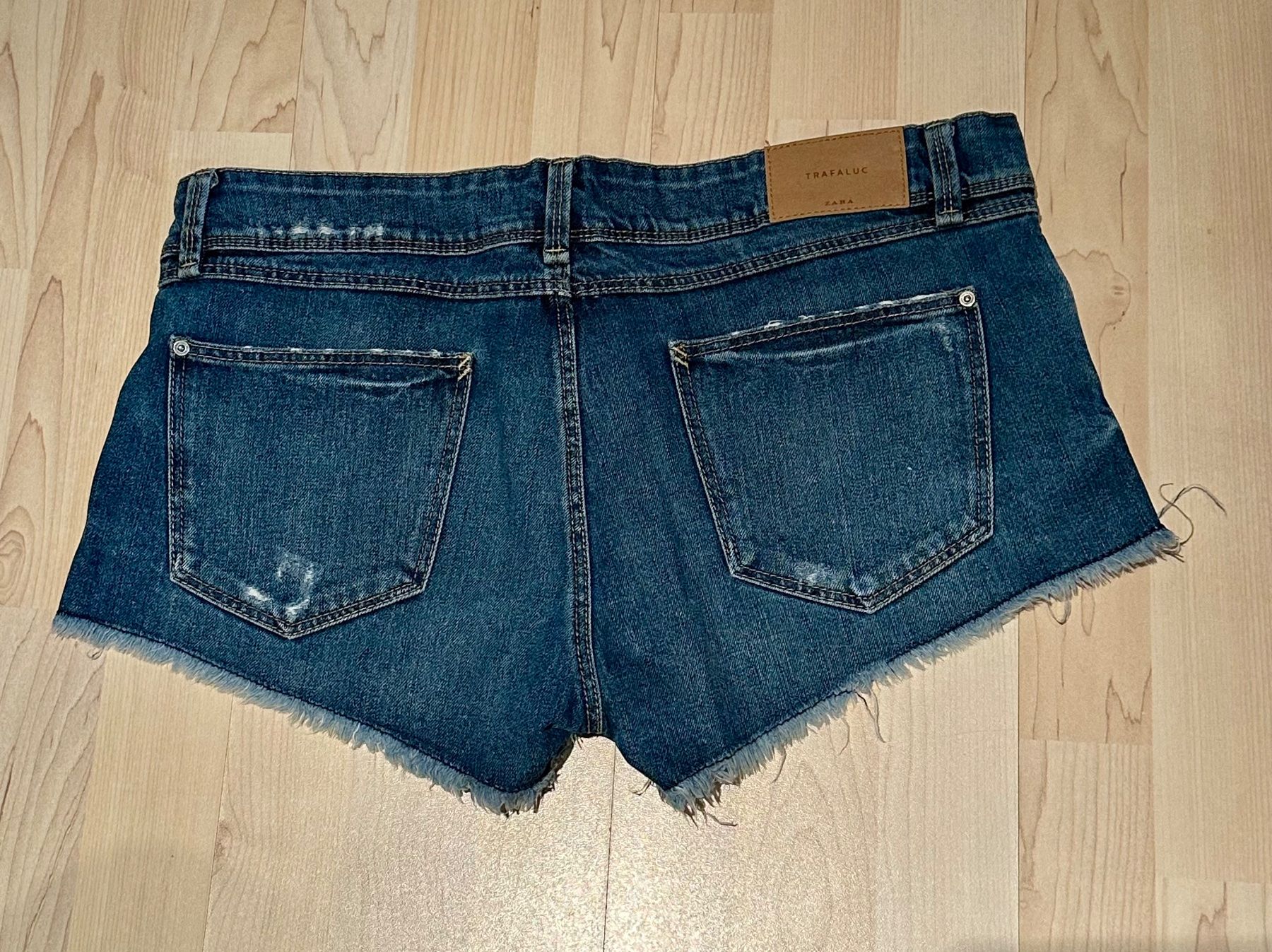 Zara Jeans: Jeans-Shorts von Zara, Grösse 40 – Usato da Wallbach venduto da paxnic 1