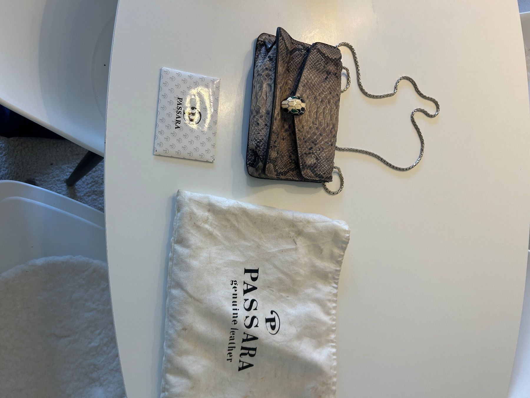 Borse da donna: High quality Leather Bag with Snake Clasp – Usato da Zürich venduto da khriw 1