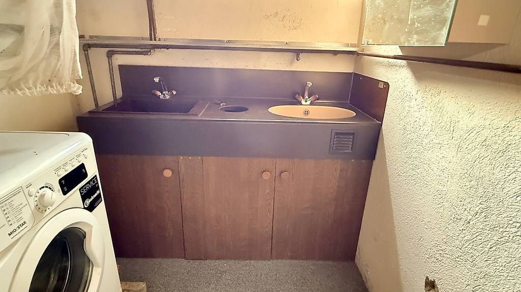Mobili per bagno: 2 Waschbecken mit Unterbau – Usato da Rothrist venduto da Jonathan1995