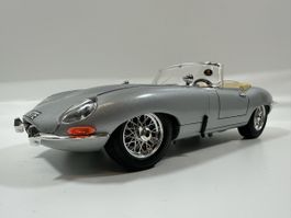 1961 Jagaur E Type Cabriolet 1:18, silbrig, BBURAGO