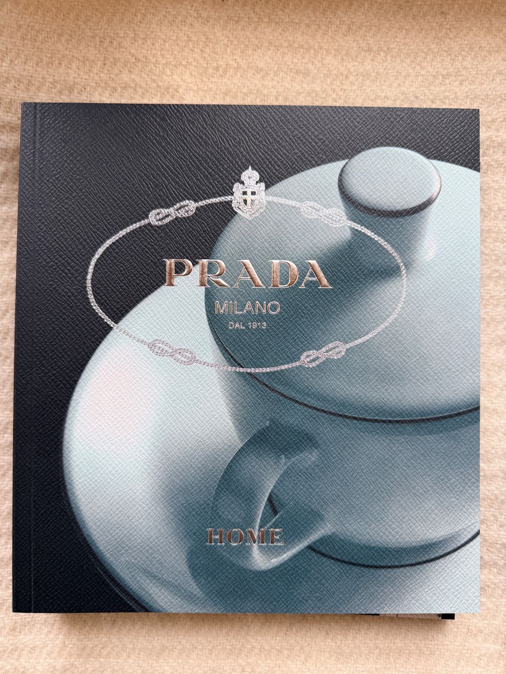 Libri: Prada – Usato da Celerina venduto da KXZ 3
