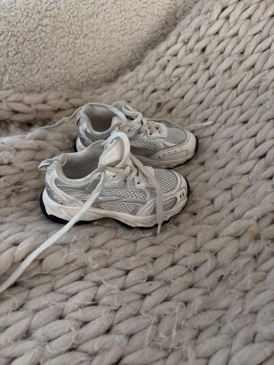 Zara Scarpe per ragazzi: Zara Sneaker Grösse 24 – Usato da Steinach venduto da Danijela1112