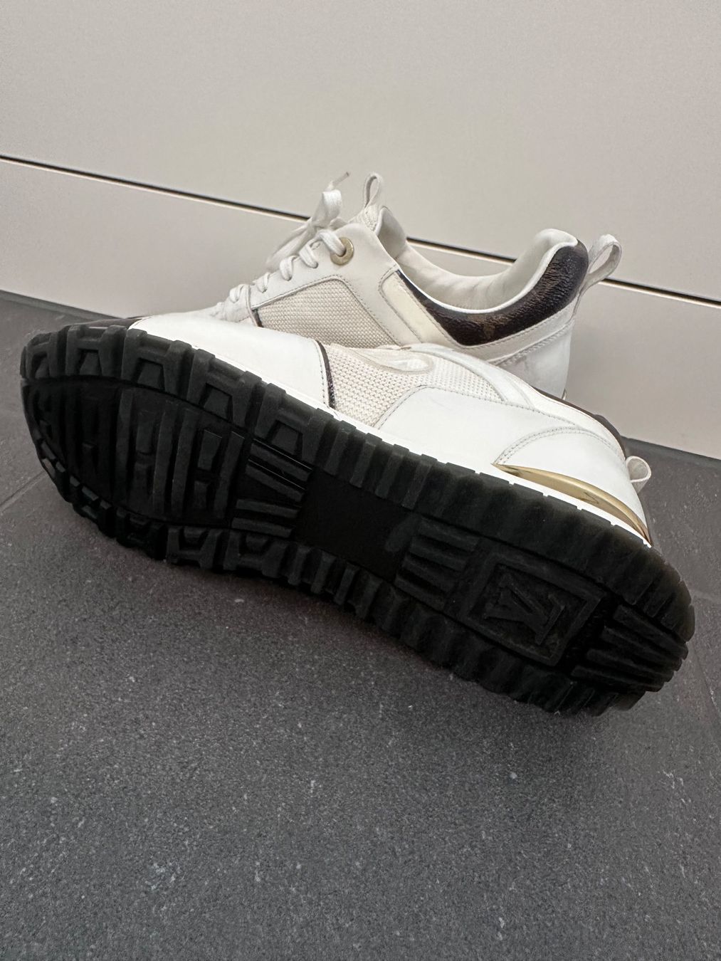 Louis Vuitton Scarpe da donna: Louis Vuitton Run Away Sneaker - Gr. 38 – Usato da Rüti ZH venduto da Jasmina.S27 2