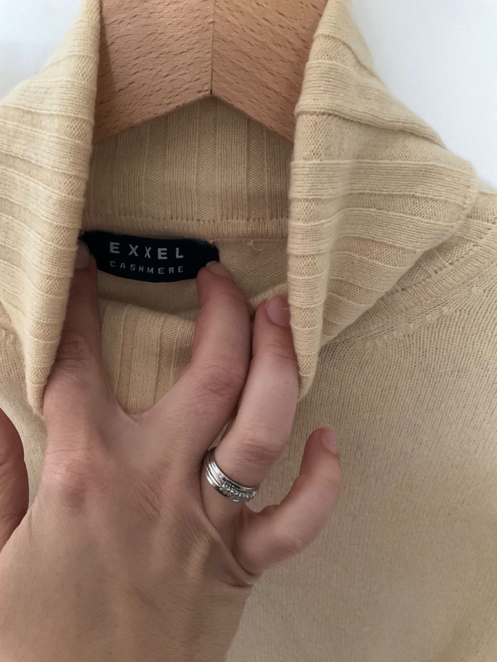 Pullover & Sweatshirts: Kaschmir Rollkragenpullover – Neu (gemäss Beschreibung) aus Wädenswil von Vuki 1