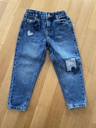 Okaidi Jeans mit Herzapplikationen, Gr. 98, Top Zustand!