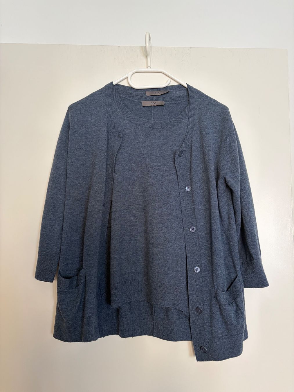 Pullover & Sweatshirts: FFC Twinset; Jacke mit Pullunder Grösse M – Gebraucht aus Luzern von Lampion