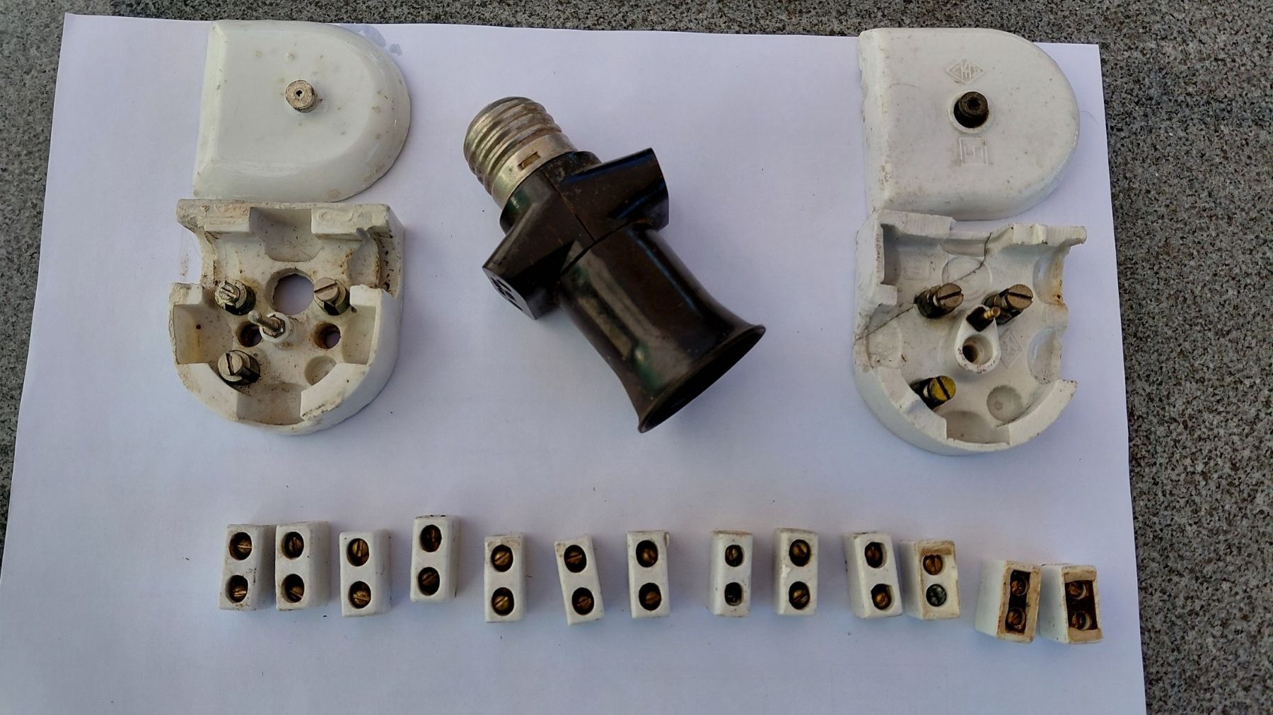 Stromzufuhr: Historisches Elektromaterial – Defekt aus Gelterkinden von martinom 1