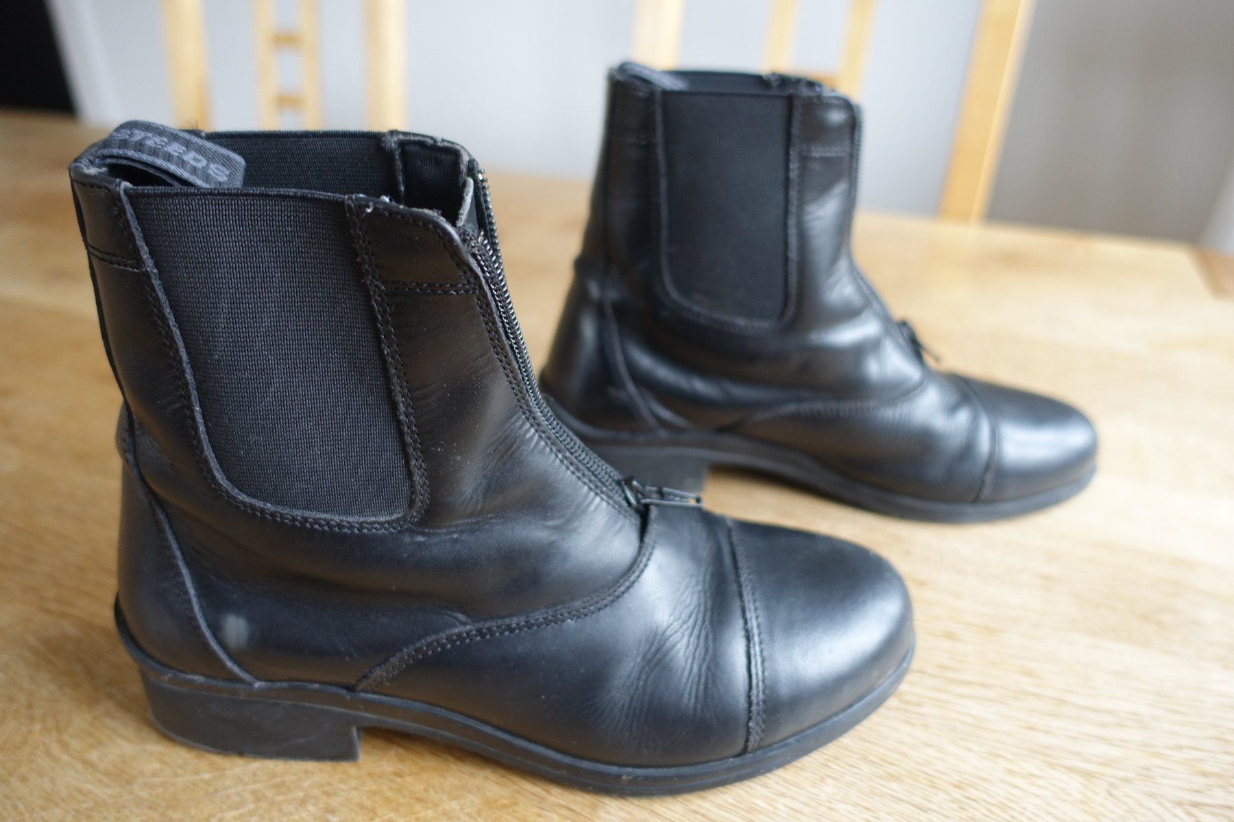 Felix Bühler Scarpe per ragazze: Reitstiefelette Steeds Grösse 37, wenig gebraucht – Usato da Zürich venduto da magicpegasus 1