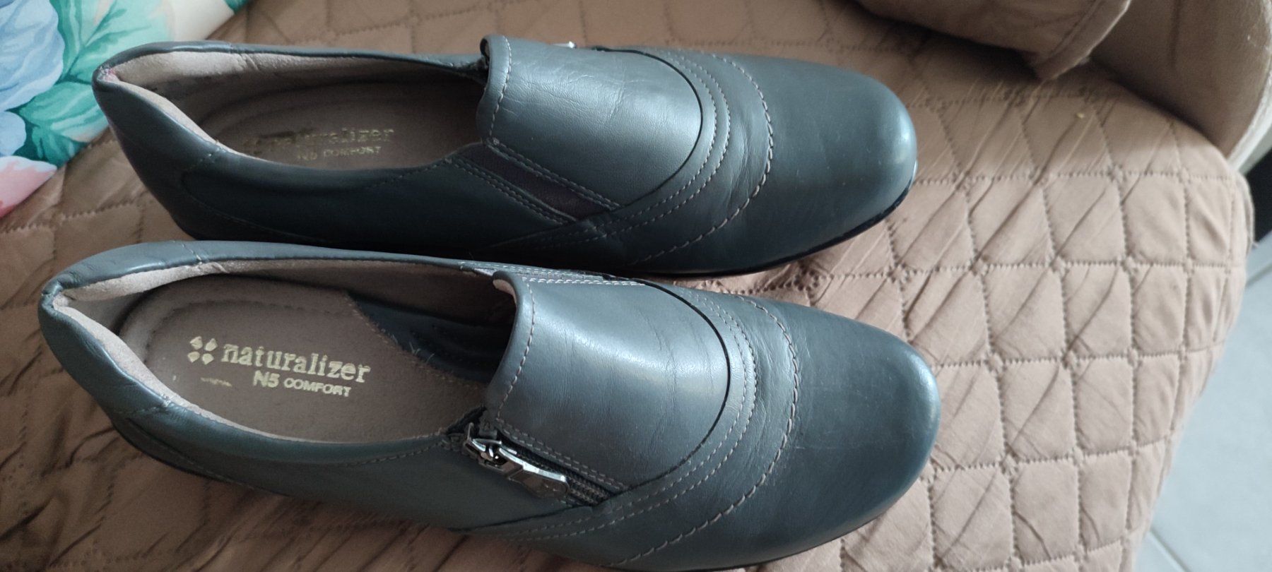 Scarpe da donna: Chaussures Naturaliser grises – Nuovo e nell'imballaggio originale da St-Cergue venduto da Neviana