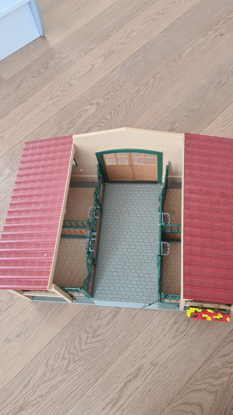 Schleich Spielzeuge: Schleich Pferdehof – Gebraucht aus Stans von nad_9tm9 2