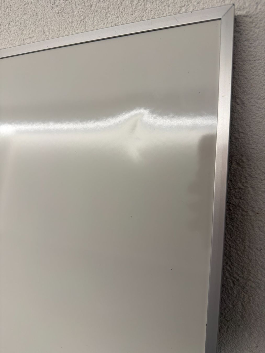 Lavagne: Whiteboard mit Alu Rahmen 1500 auf 1000 – Usato da Sins venduto da secureAir 1