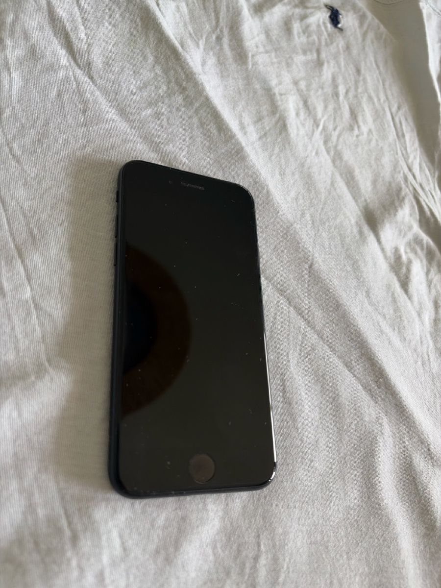 Apple Telefoni cellulari / Smartphones: Apple iphone SE 64 Gb – Usato da Perlen venduto da K.P.K.P