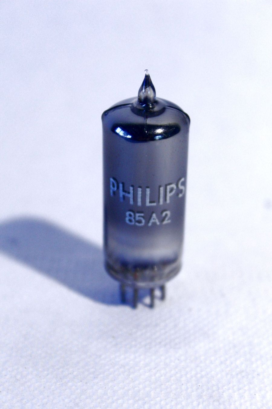 Amplificatori: PHILIPS 85A2 / 85 A 2. Vacuum - Tubes. NOS. Armeebestand! – Nuovo (secondo la descrizione) da Bern venduto da kultiges 8