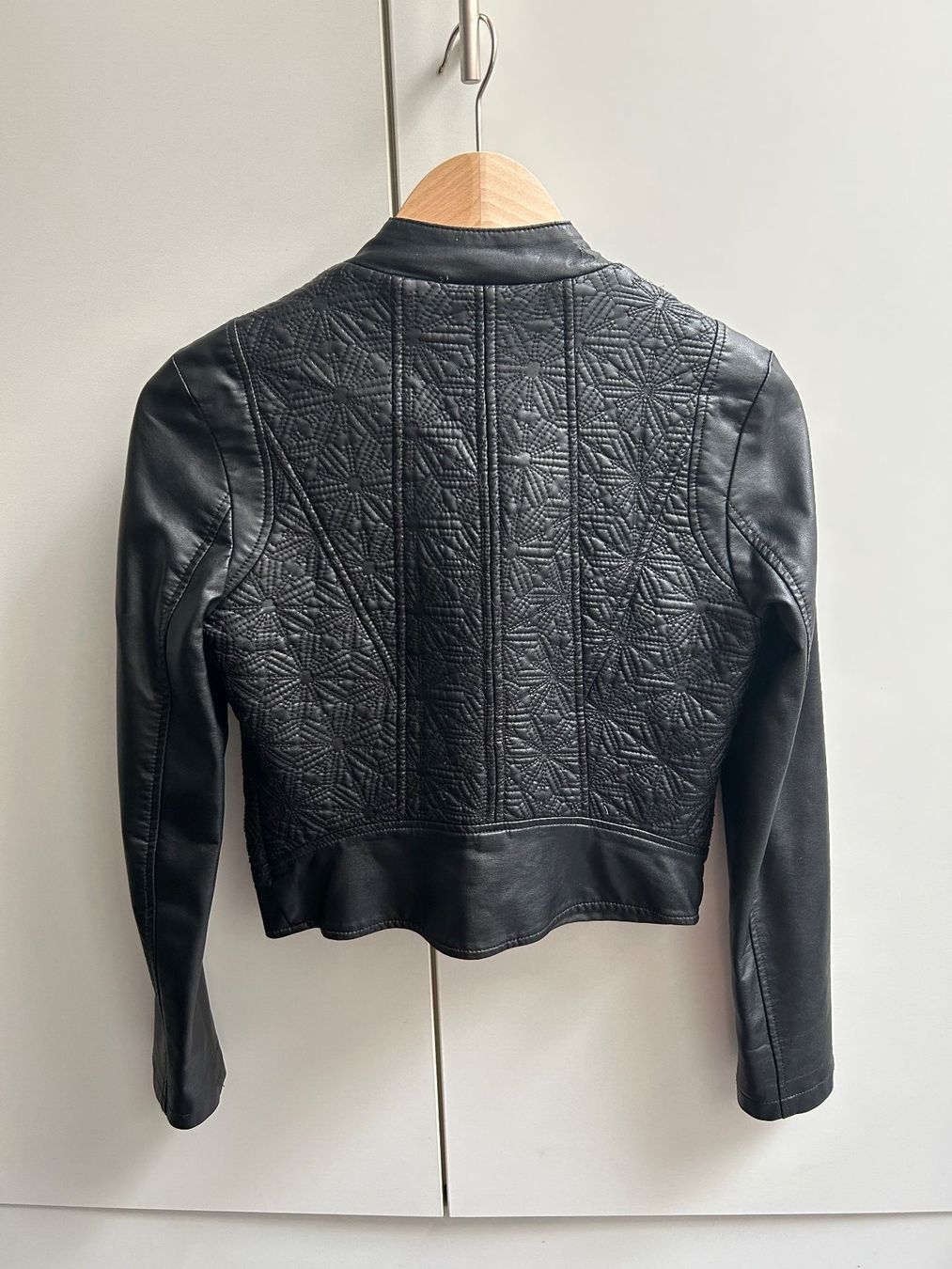 Jacken: Kunstleder Jacke schwarz – Neu (gemäss Beschreibung) aus Frauenfeld von isa_9cy7 1