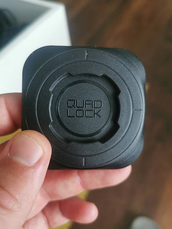 Quad Lock Supporti a parete: Quad lock universal adaptator – Nuovo e nell'imballaggio originale da Villars-sur-Glâne venduto da jg_loud 2