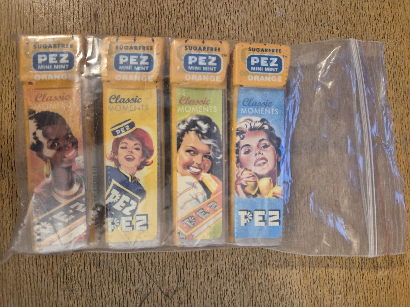 Spielzeuge: Pez Vintage Bonbons – Neu und originalverpackt aus Thun von Kissthis