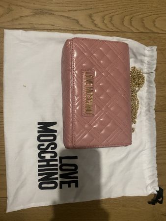 Love Moschino Umhängetasche Rosa - Perfekt für den Frühling!