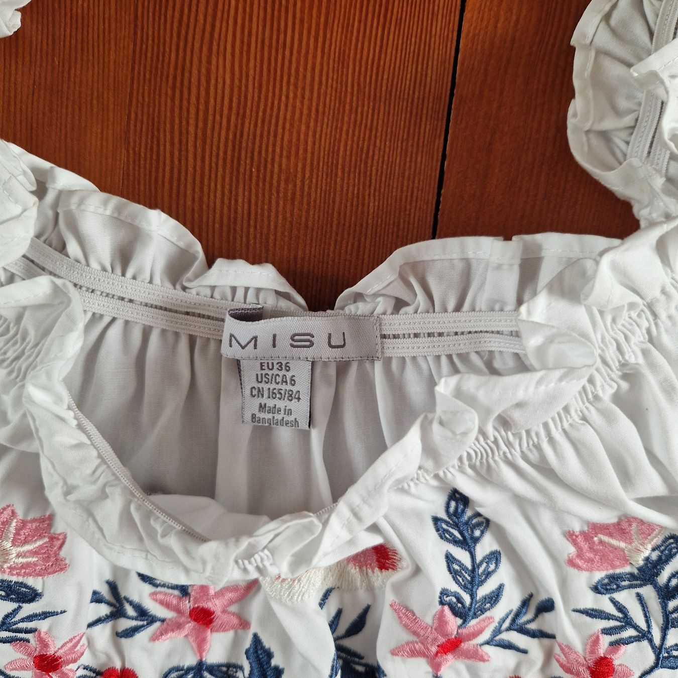 Robes: Weisses Kleid von AMISU Gr 36 – D'occasion à Muttenz par bebbi523 1