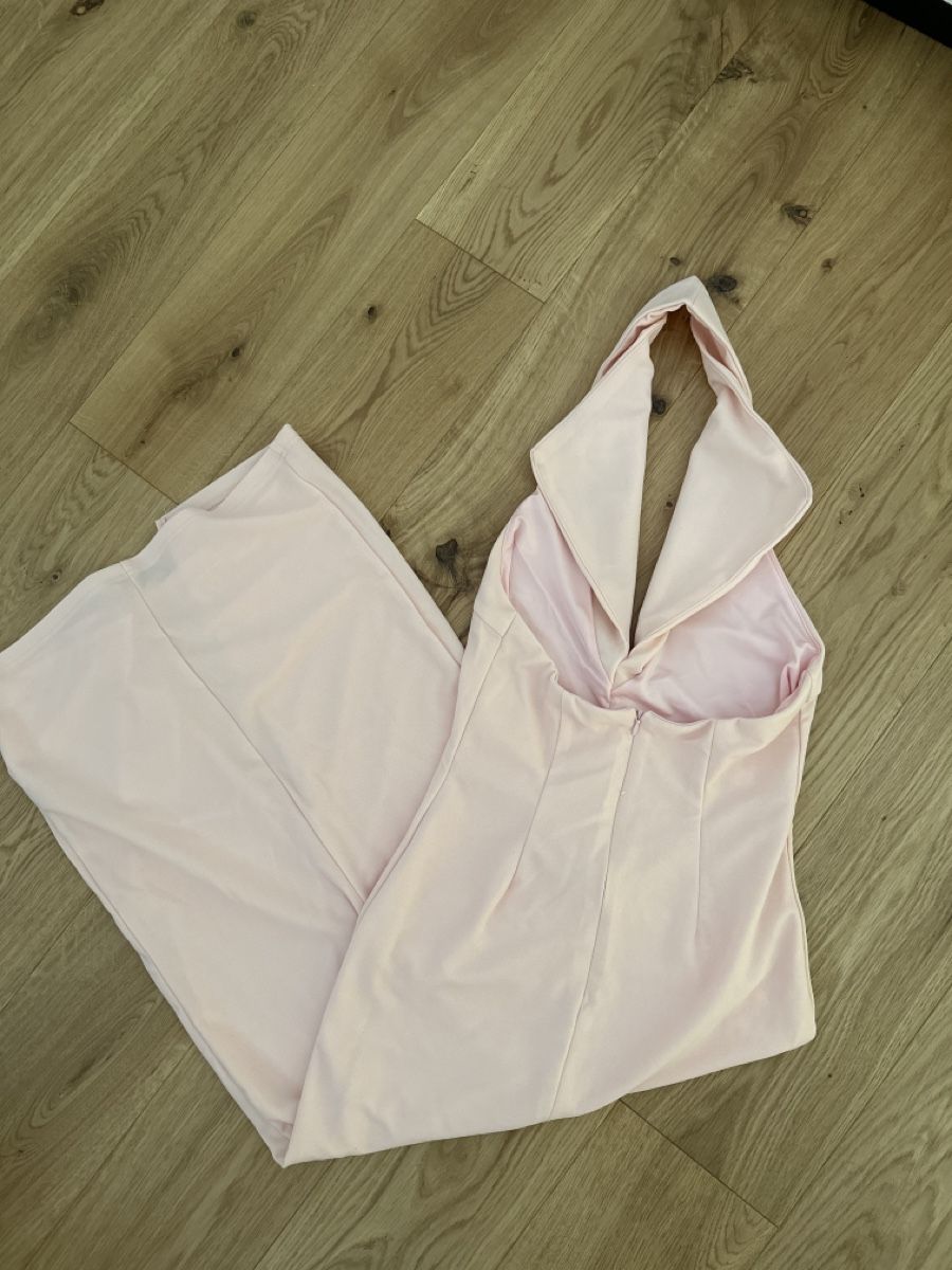 Guardaroba: Hellrosa Kleid mit Knöpfen – Usato da Amriswil venduto da dri_6ssr 1