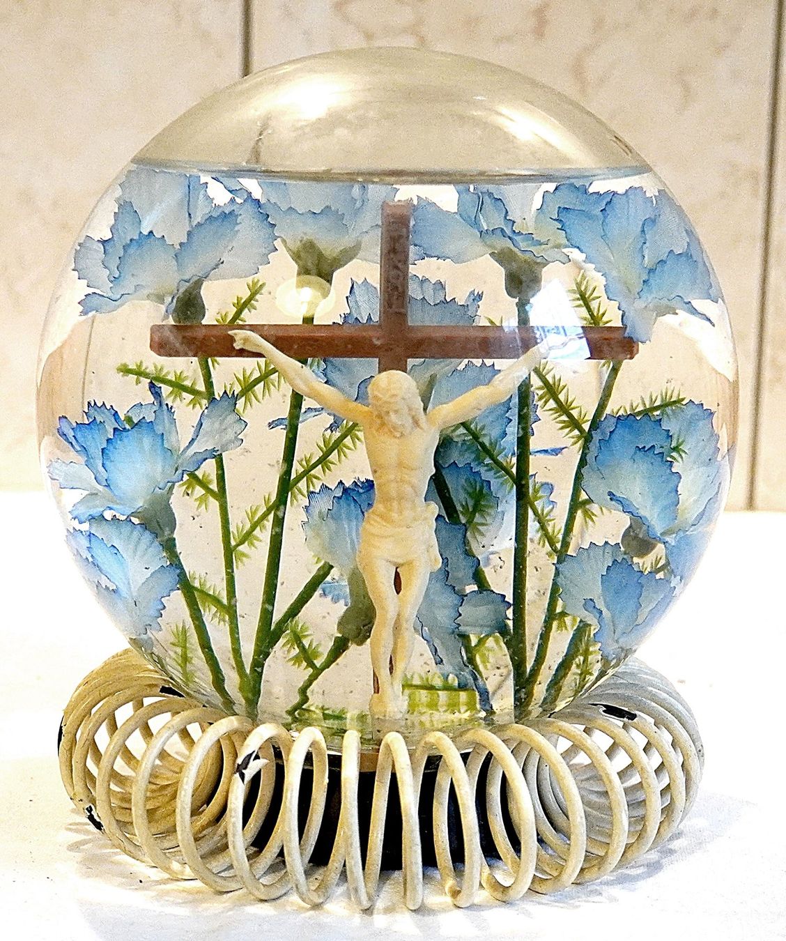 Toutes les décorations: Jesus am Kreuz unter Wasser – D'occasion à Baar par 2cvbaar