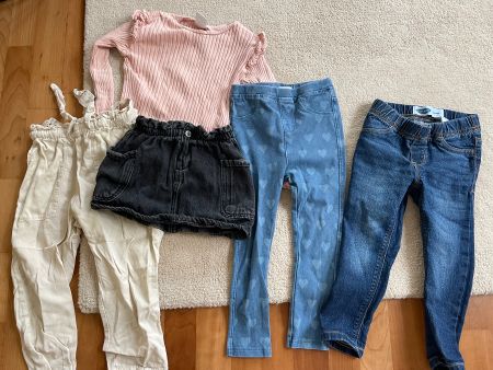 Clothing pack for girls size 104, great condition