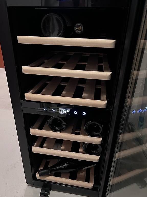 Kühlschrank: Weinkühlschrank Wine Master 24 – Gebraucht aus Zug von pat_wk9x 1