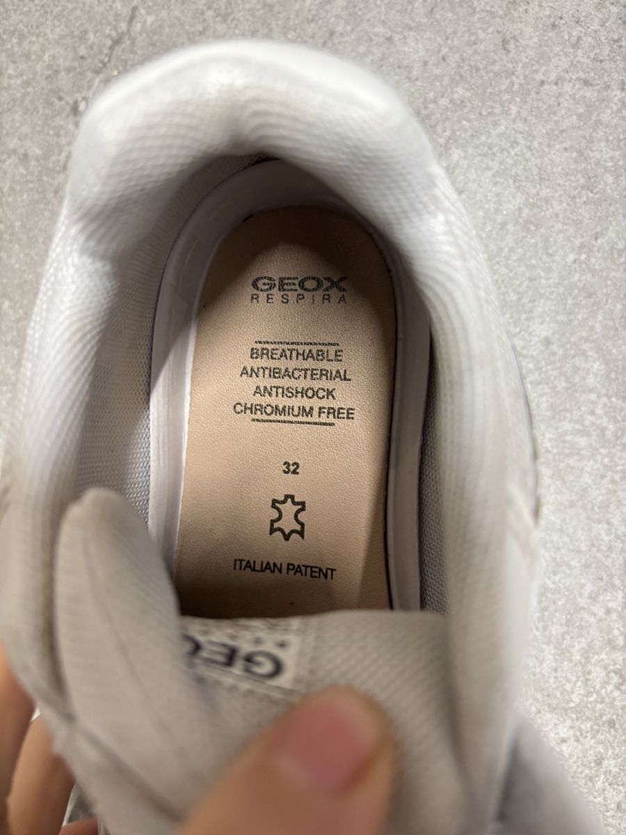 Scarpe per ragazzi: Baskets Geox blanches avec scratchs taille 32 – Usato da Salvenach venduto da gwenwywar 2
