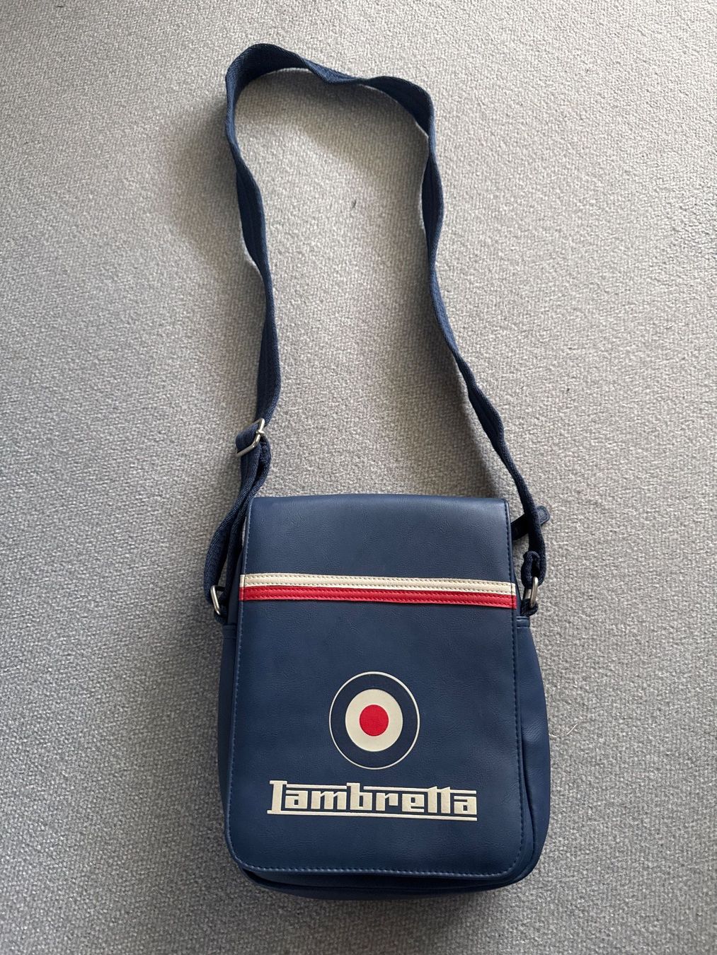 Lambretta Sacs: Lambretta Umhängetasche – D'occasion à Rorschach par Urlaub99