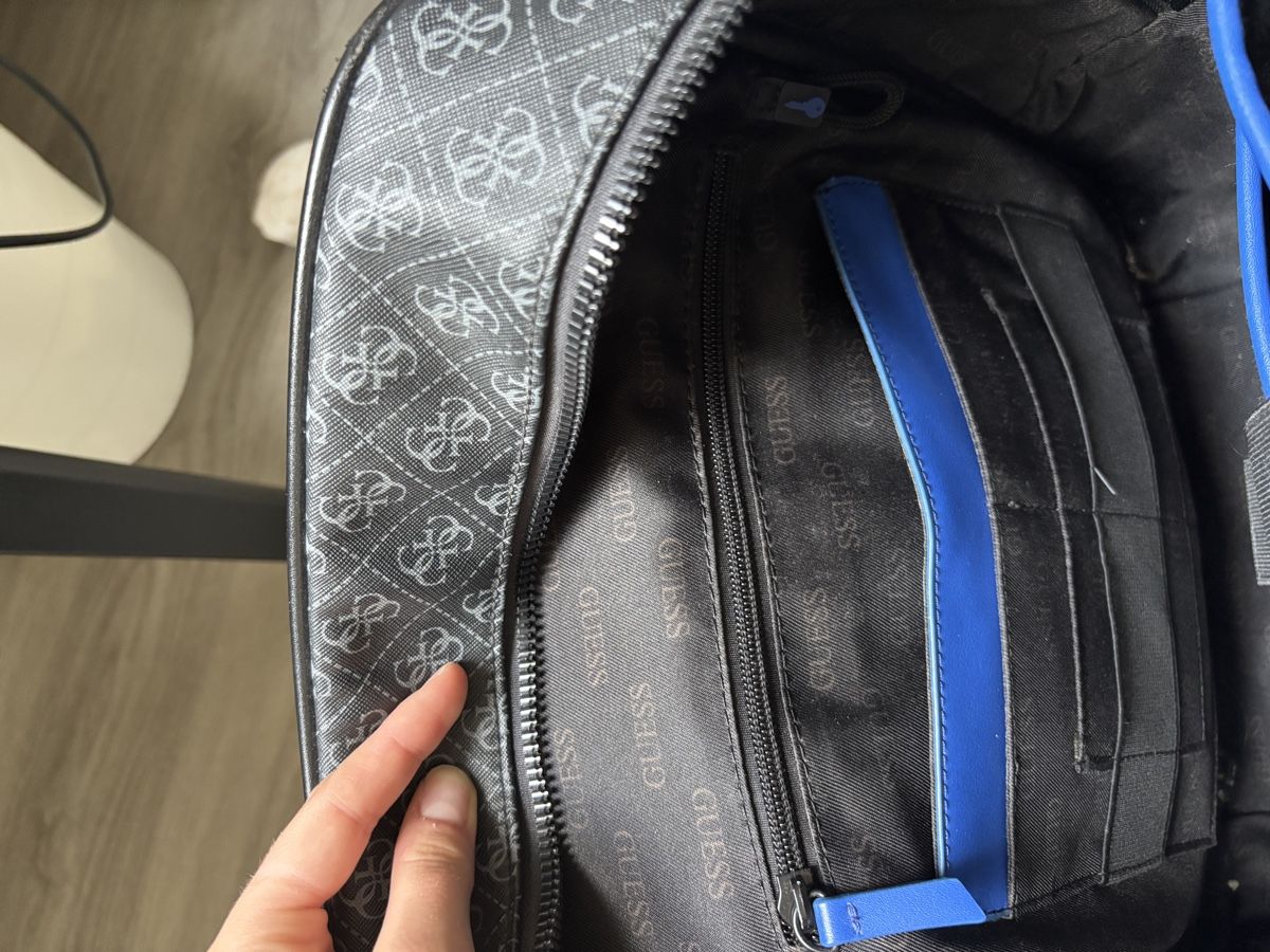 Guess Zaini: Sac à dos Guess Noir – Usato da Courtemaîche venduto da lau_j7b2 5