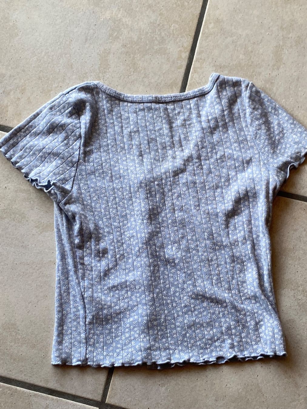 Brandy Melville Camicette, T-shirt & Top: Top XS Brandy Melville hellblau – Usato da Orpund venduto da Mary8972 4