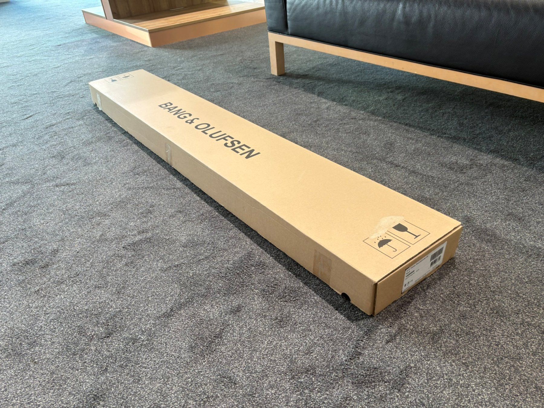 Cover & Protezioni schermo: SoundCenter - 65" Cover Schwarz – Nuovo (secondo la descrizione) da Hochdorf venduto da av-electronics 1