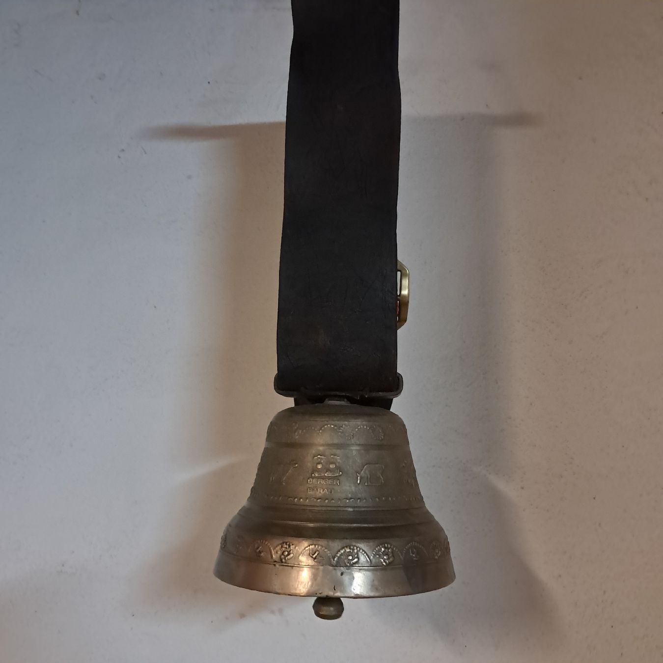 Campanacci mucche: ALTE BERGER BÄRAU GLOCKE  – Usato da Murten venduto da SHETHOF 7