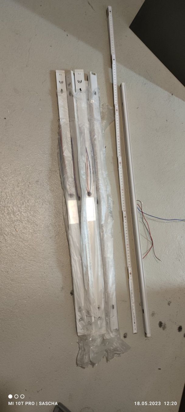 Lampade: Lampenfassungen – Usato da Niederhelfenschwil venduto da K.Alex