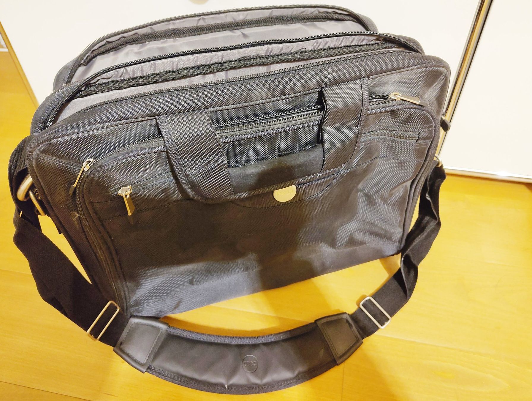 Borse: Laptop Tasche – Nuovo (secondo la descrizione) da Aarau venduto da Stevia