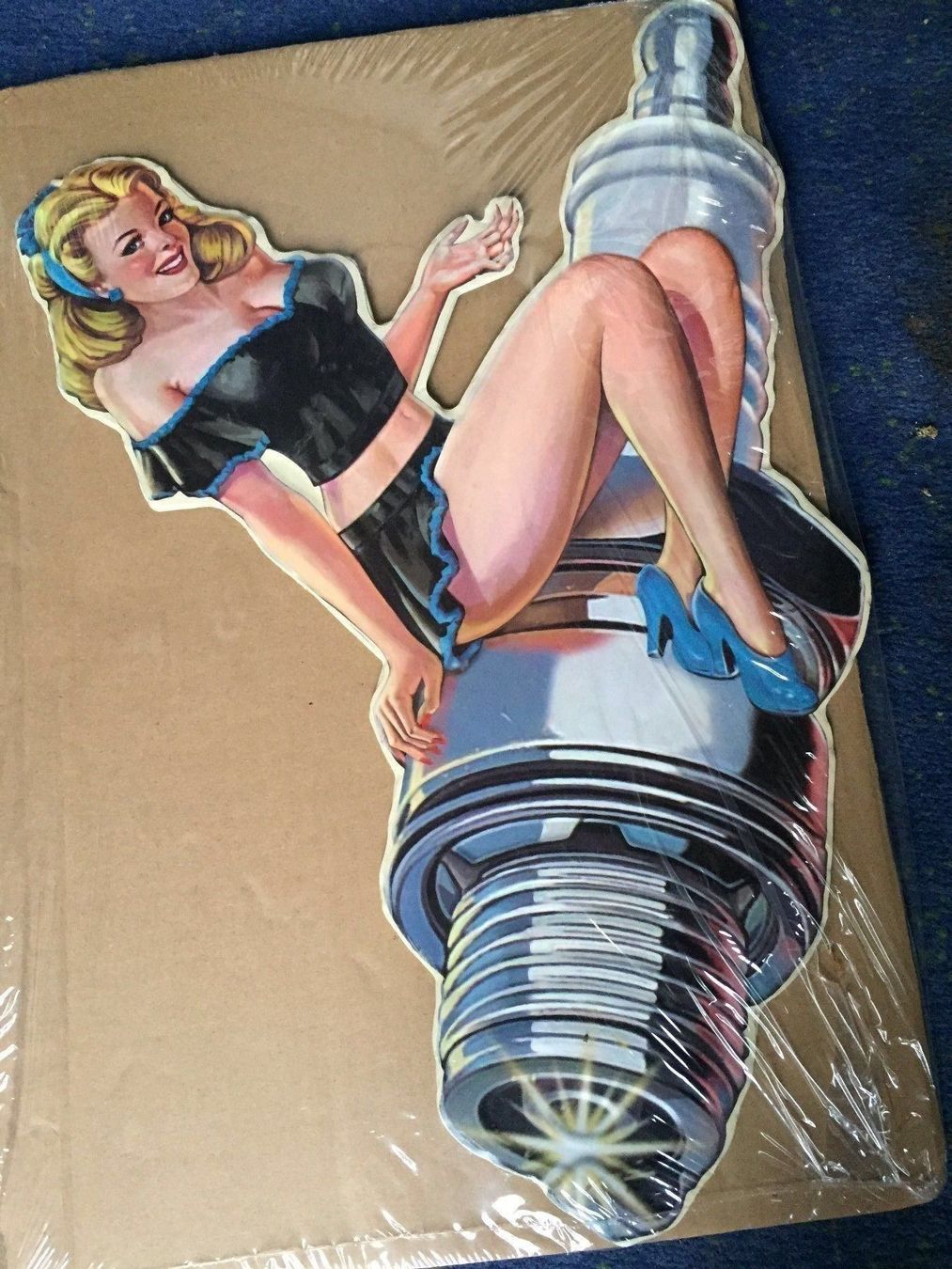 Insegne: Pin up auf zündkerze spark plug garage – Nuovo (secondo la descrizione) da Reinach AG venduto da rares75