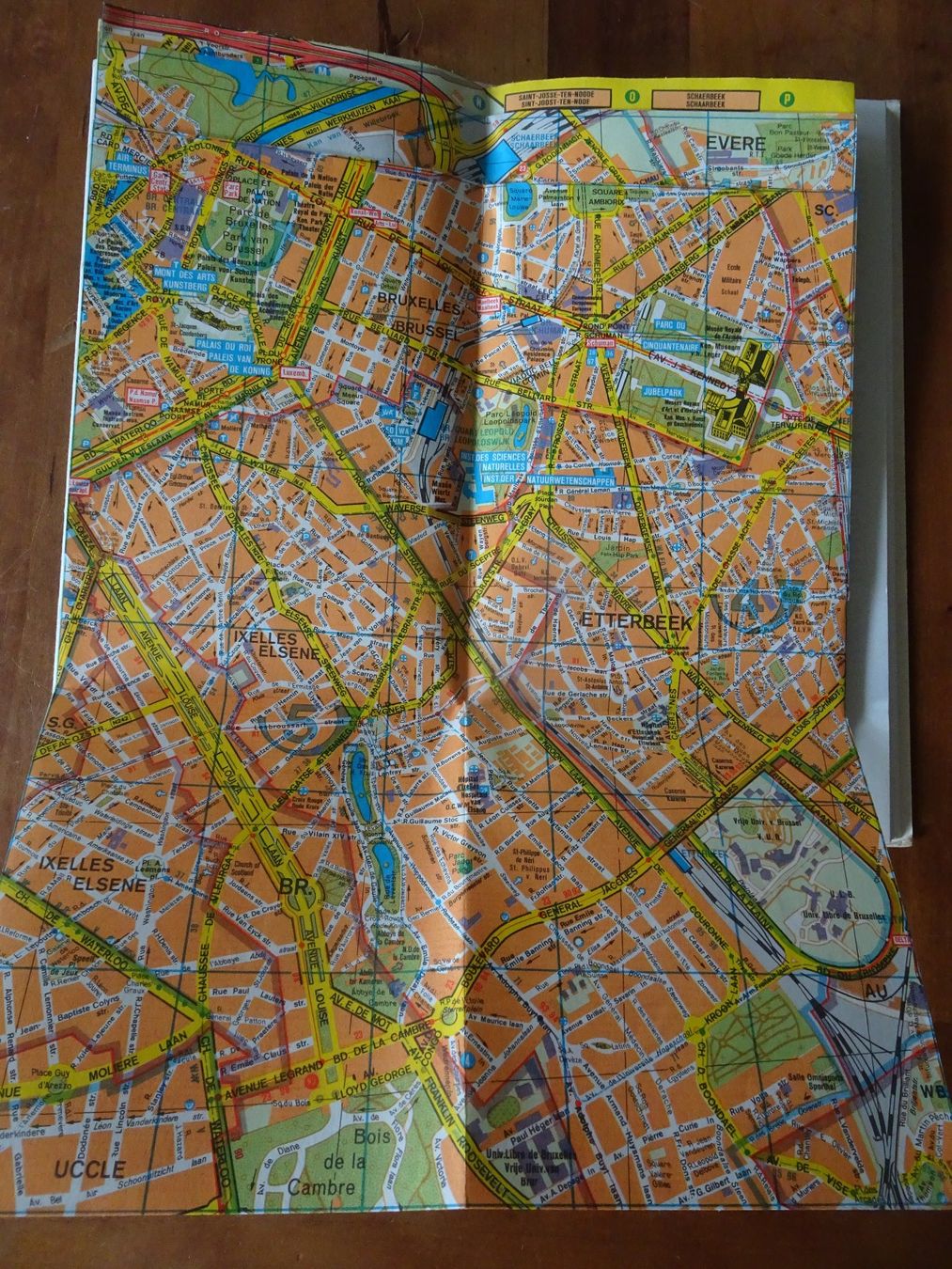 Cartes géographiques & atlas: Falk Stadtplan Brüssel – D'occasion à männedorf par purzelchen 2