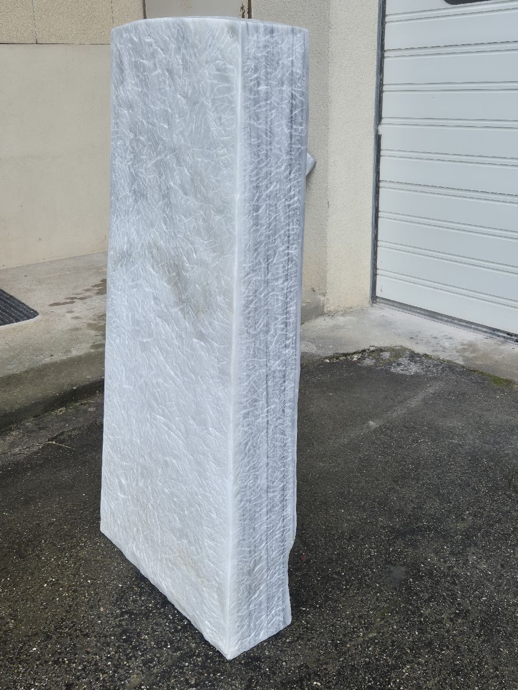 Sculture & Statue: Grabmal aus Dolomitmarmor – Nuovo (secondo la descrizione) da Ehrendingen venduto da Amigo5 1