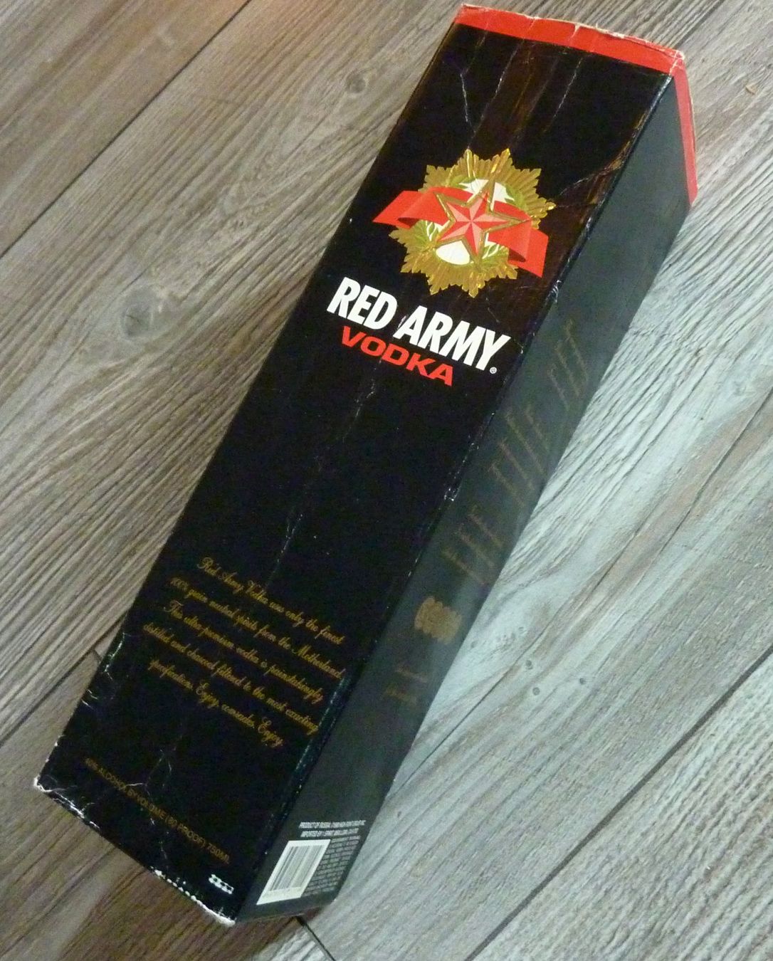 Altro in Stoviglie & Bicchieri: Red Army Vodka bouteille vide – Usato da Bern venduto da Dedonegro 1