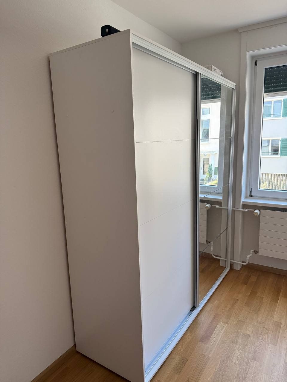 Armoires: Kleiderschrank – D'occasion à Basel par Marcelo_xyz 1