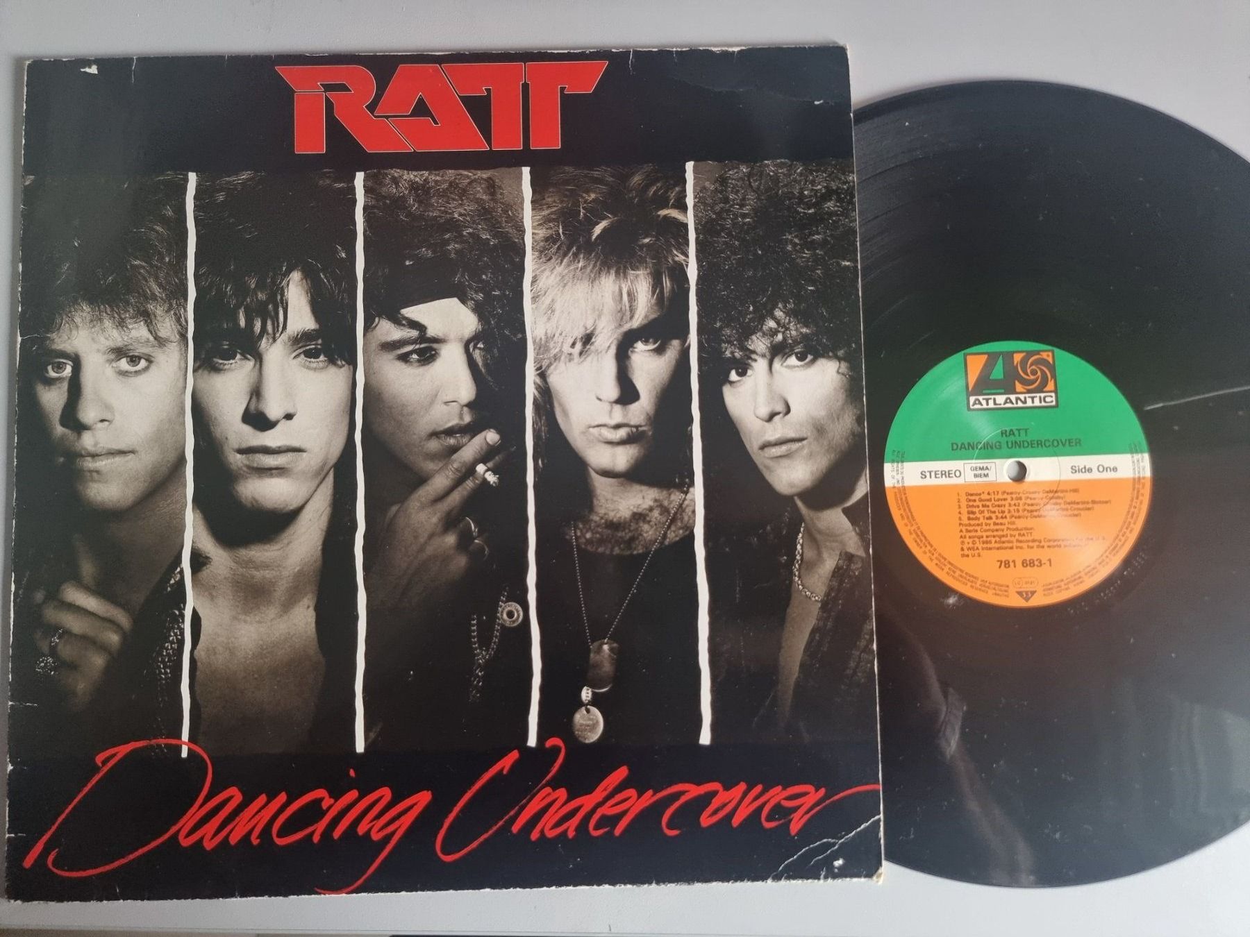 Dischi in vinile: LP Ratt – Dancing Undercover – Usato da Schaffhausen venduto da Kellerrassel