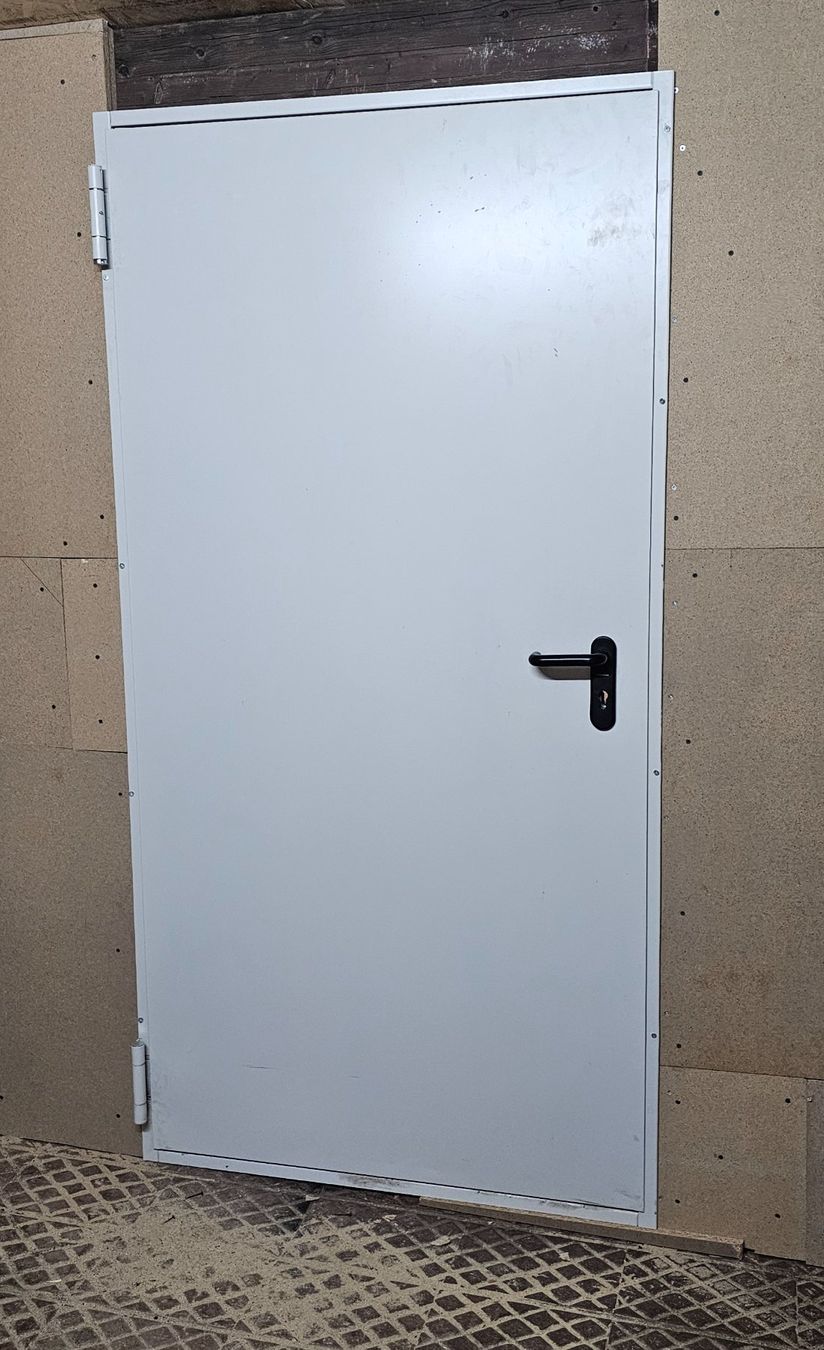 Porte: Stahltür inkl. Zarge – Usato da Etzgen venduto da juj_b678