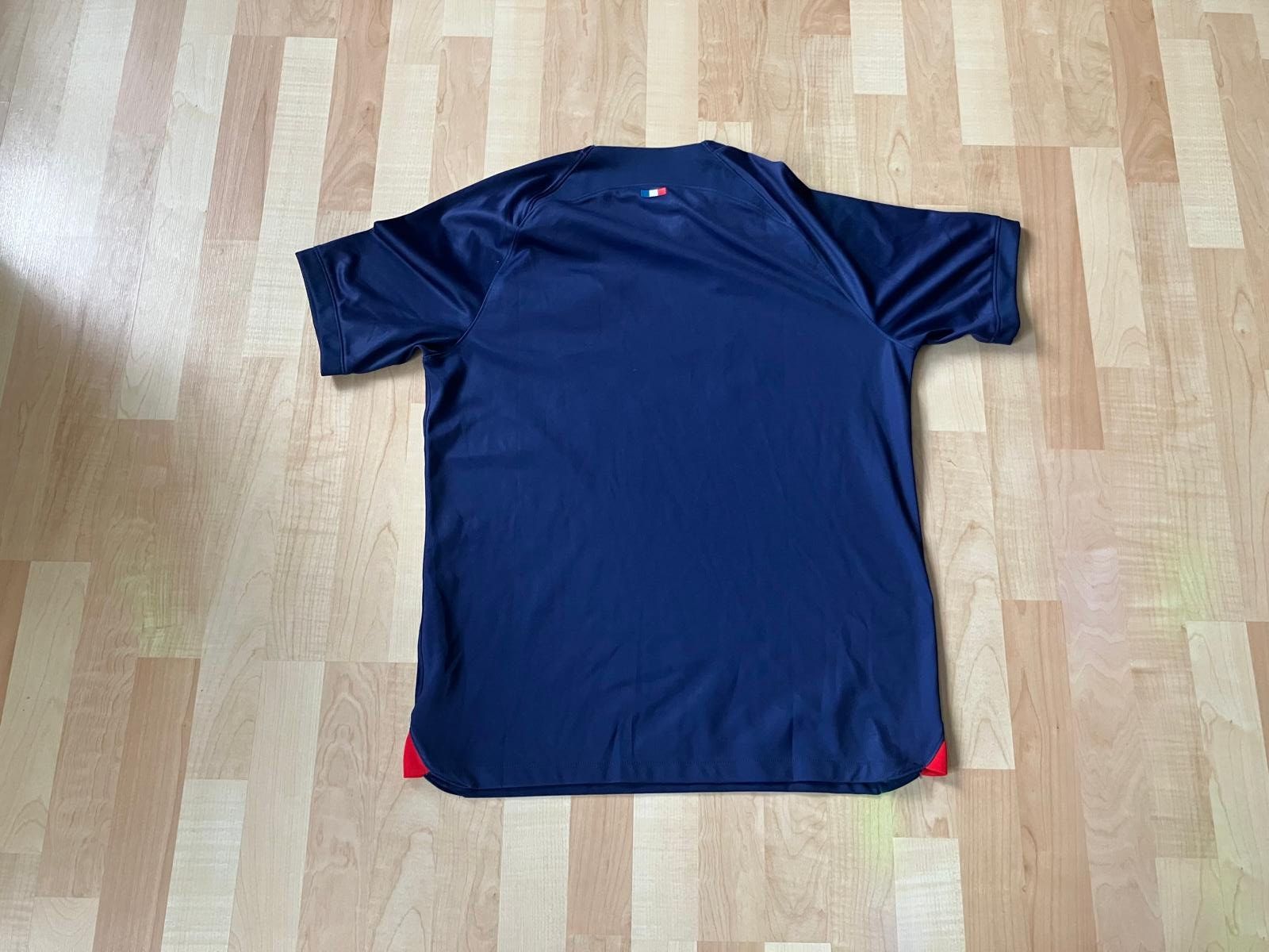 Scarpe, pantaloni & magliette da ginnastica: Fussball Trikot PSG, Grösse M – Usato da Bözen venduto da schurke77 1