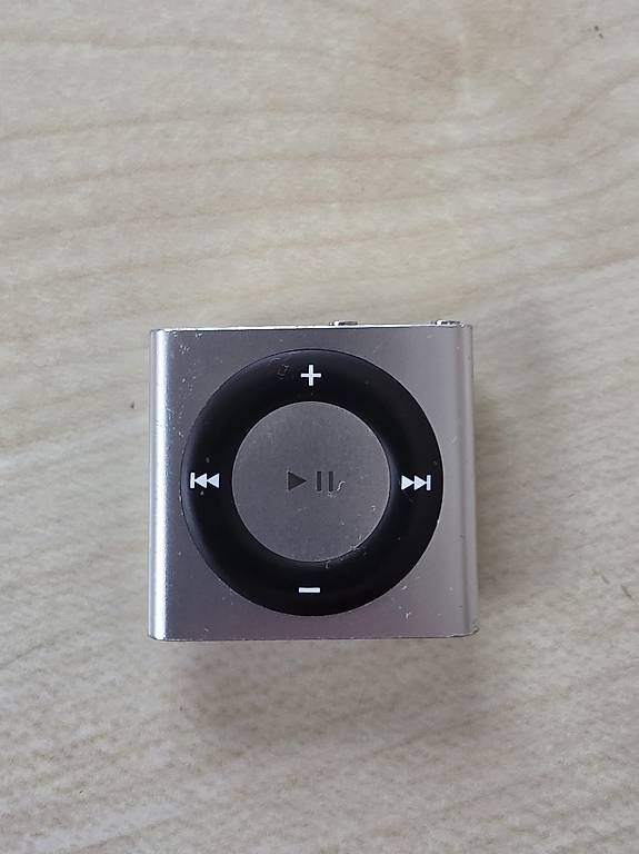 Lettore multimediale portatile: Apple iPod shuffle  – Usato da Schaan venduto da Bandit44 1