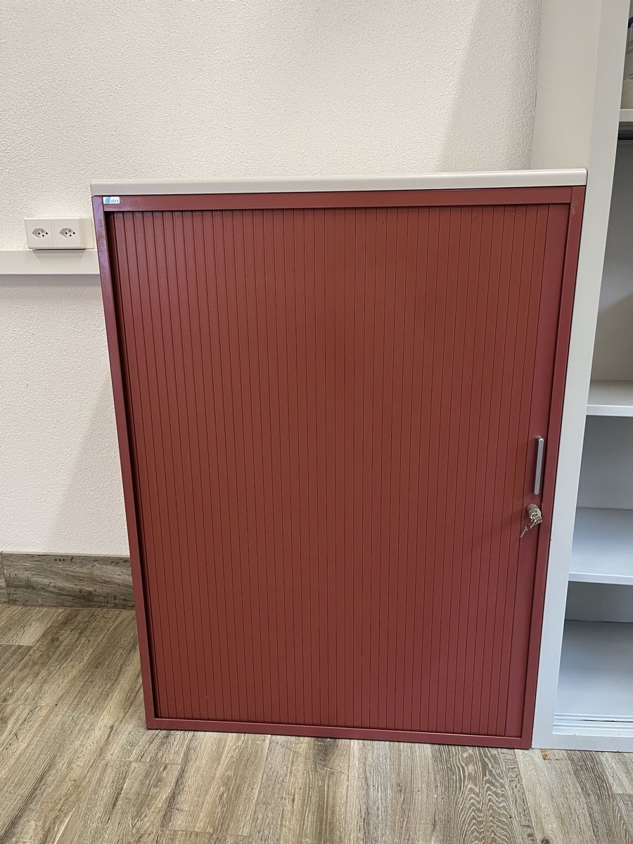 Lista Schreibtische: Büroeinrichtung Schreibtisch mit Rollcontainer  – Gebraucht aus Oberkirch LU von ryb_qlf8 1