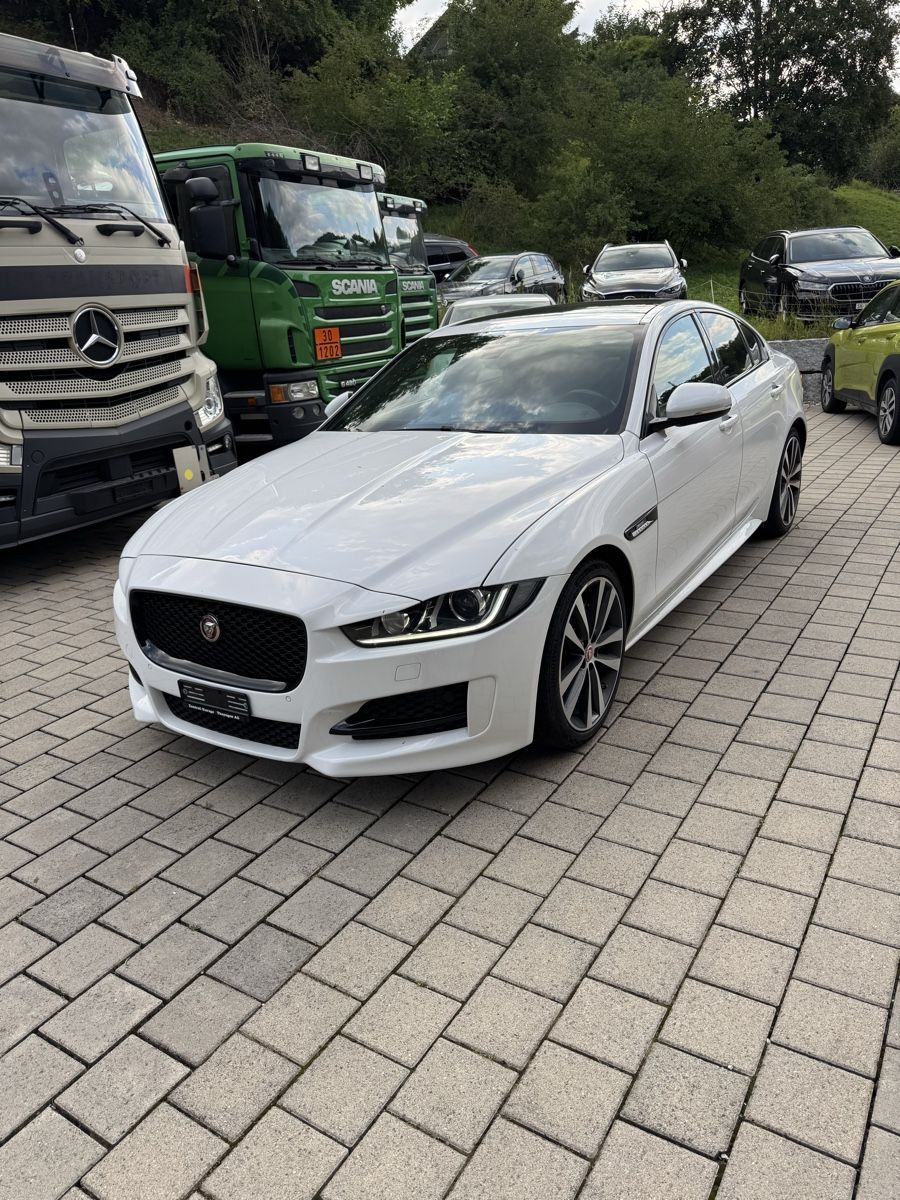 Jaguar Automobili: JAGUAR XE 20d – Difettoso da Neuhausen am Rheinfall venduto da dav_kxm8 1