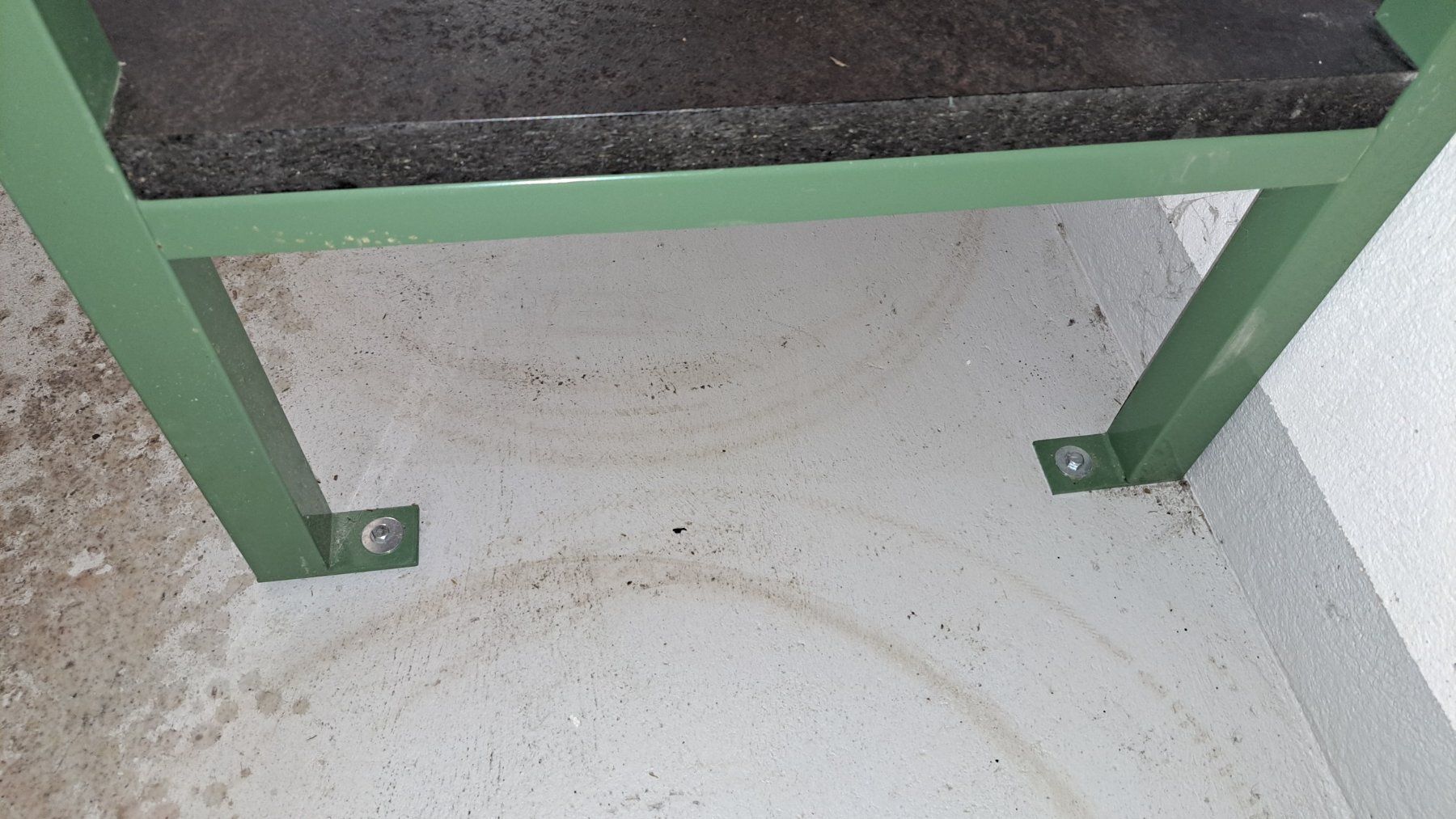 Banchi da lavoro: Table de travail / établi – Usato da Neuchâtel venduto da Forestmanz 2