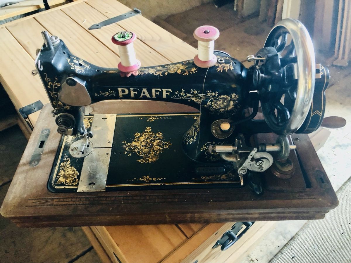 Pfaff Macchine da cucire: Ancienne Machine à coudre Pfaff – Usato da La Neuveville venduto da Sonny2000 1