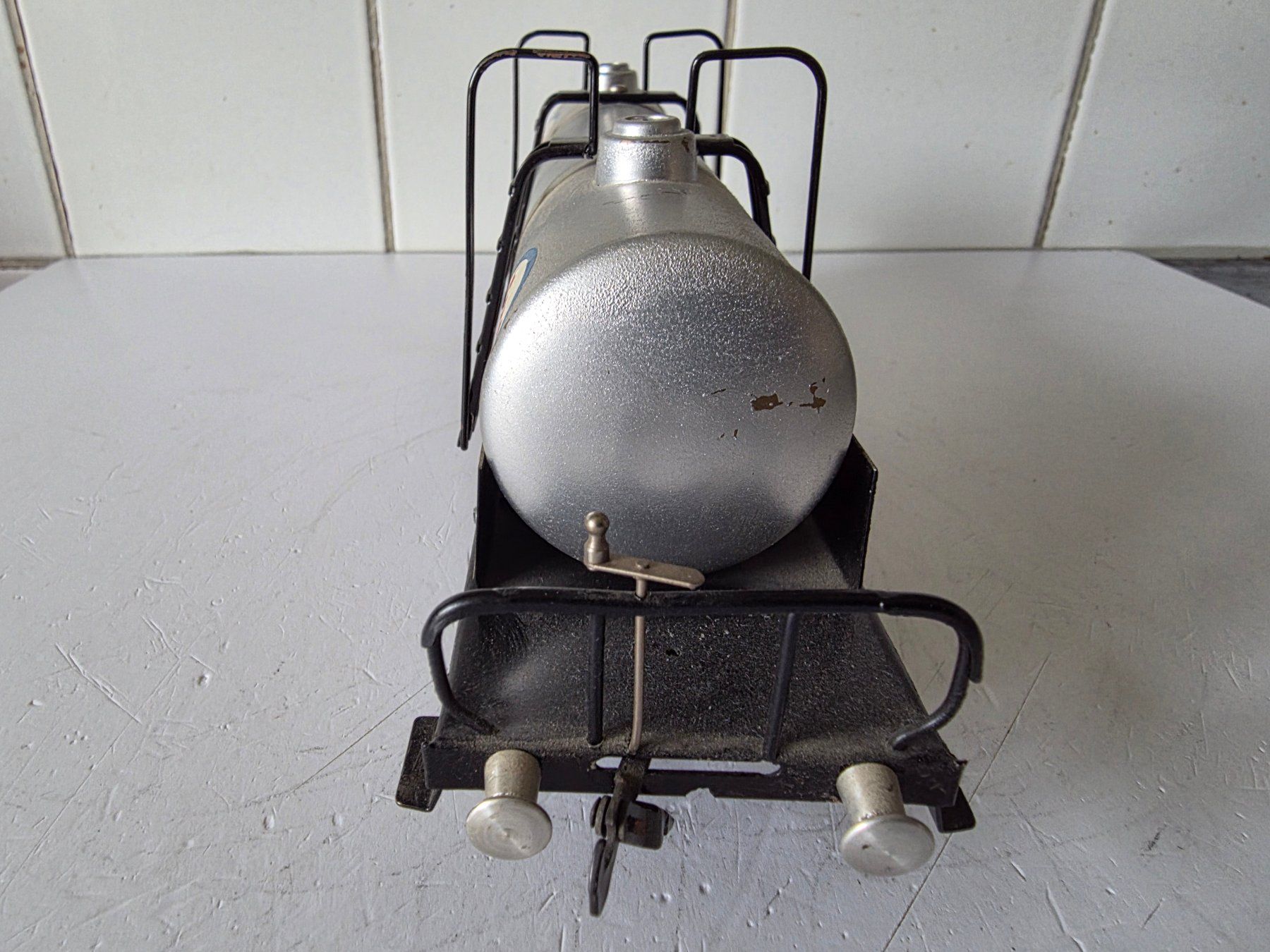 Buco Modellini di ferrovie: BUCO Tankwagen, 4-achsig, "Esso" – Usato da Seuzach venduto da Loeckeli01 3