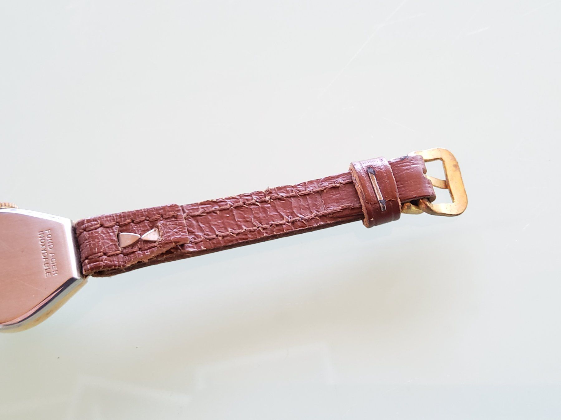 Montres: Petite montre bracelet mécanique  – Défectueux à Malleray par Broc-Mo 7