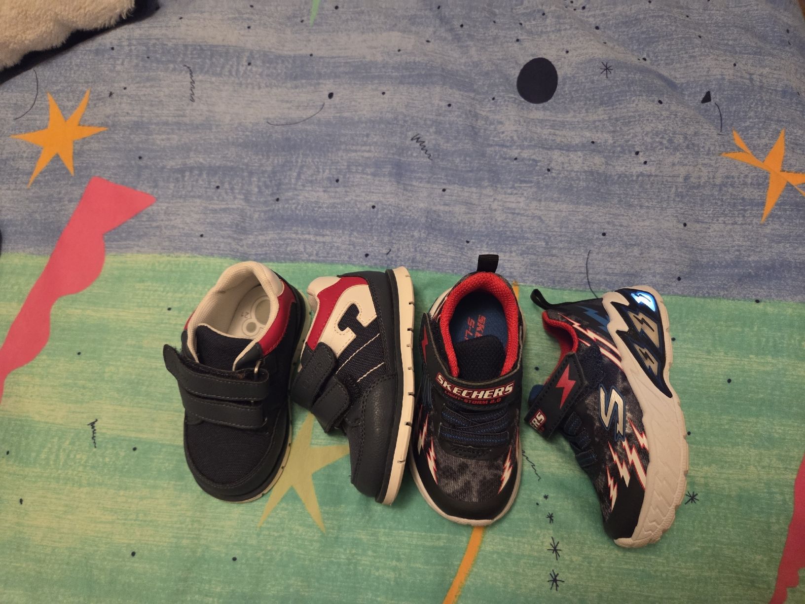 Skechers Chaussures garçon: kinder shoes 21 – D'occasion à ZERNEZ par joaofonseca 1